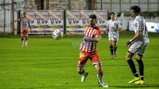 Atlético Paraná necesita ganar para alejarse de los puestos de descenso.