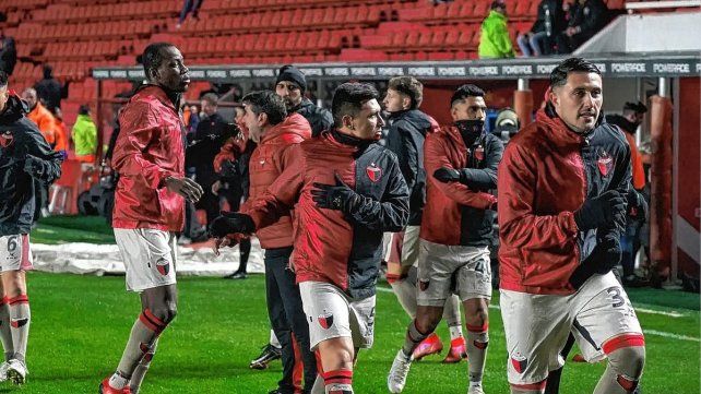 El volante de Colón Cristian Vega está en la mira de Atlético Tucumán.