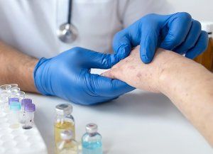 Sífilis: la infección que crece en los más jóvenes