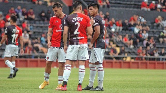 Colón paga caro el mal año y ahora se prepara para estar cuatro meses sin fútbol