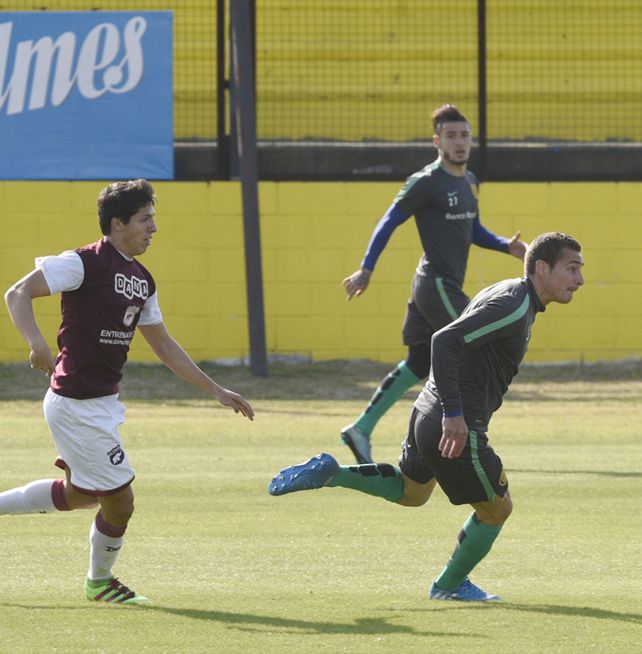 Al ataque. Ruben encara al arco rival