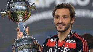 River ofertó por Matías Viña, campeón de la Copa Libertadores con Flamengo.