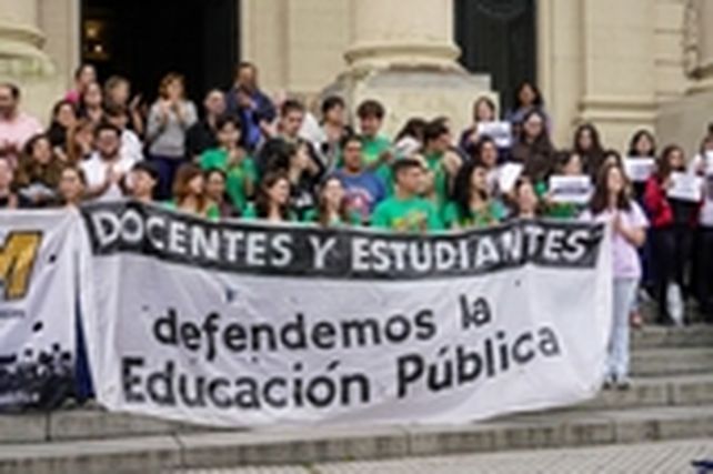 Una de las actividades en defensa de la educación pública realizada en la explanada de Ciencias Médicas.