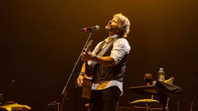Iván Noble vuelve a Rosario para presentar su show Canciones traspapeladas
