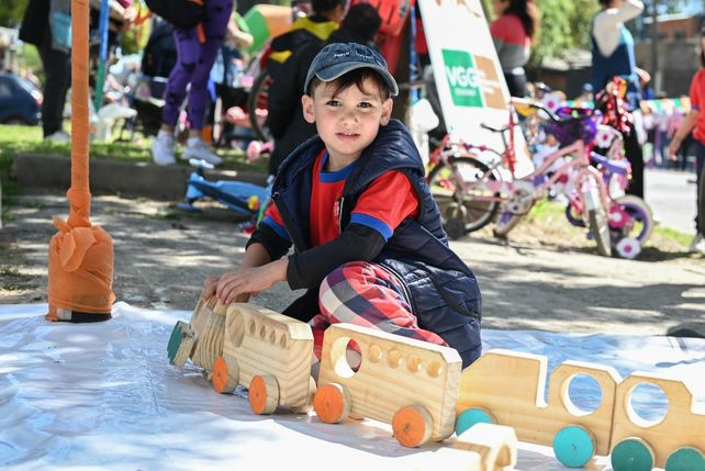 Villa Gobernador Gálvez: Más de 1.400 niños fueron parte de las jornadas Infancias sobre ruedas