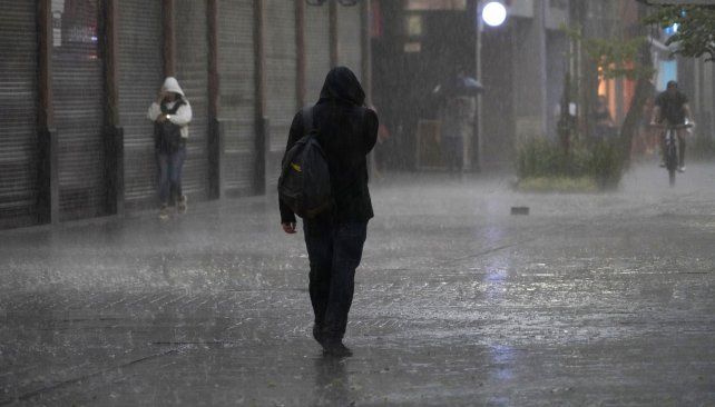 El tiempo en Rosario: lunes con alerta amarillo por posibles tormentas fuertes