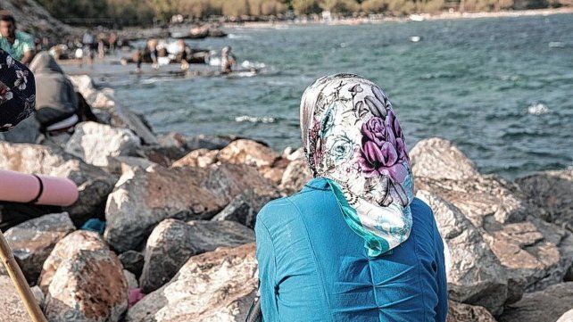 Grecia busca sobrevivientes tras el naufragio de migrantes