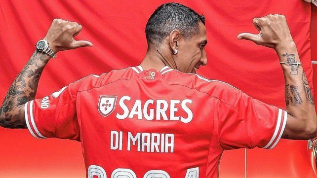 Ángel Di María fue presentado en Benfica.