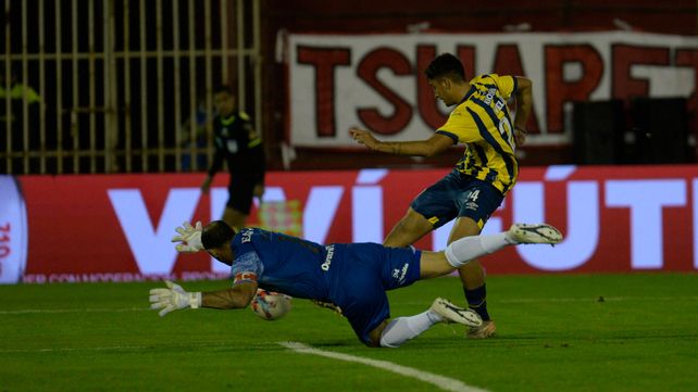 Mayo de 2022. Veliz anota su primer gol en Central, en el Ducó, donde el canalla no pudo sostener la diferencia.