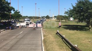 Pescadores cortan la ruta 168 para que se declare la emergencia en el sector