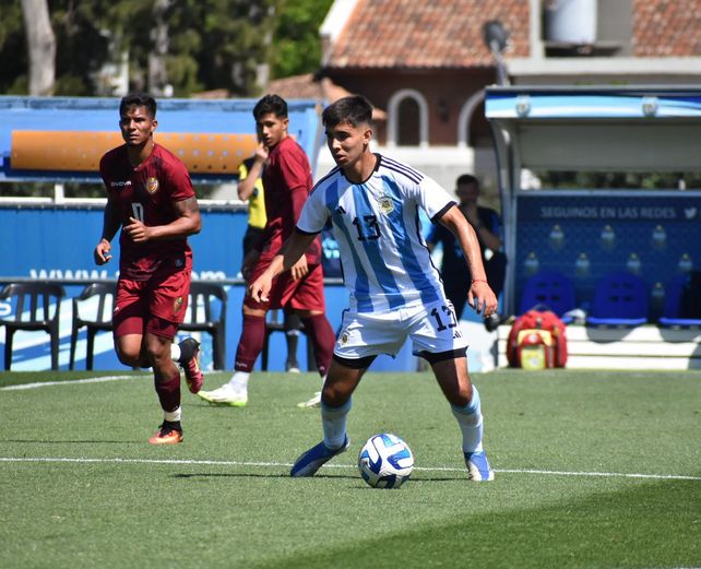 Juan Sforza en el sub-23 ante Venezuela.