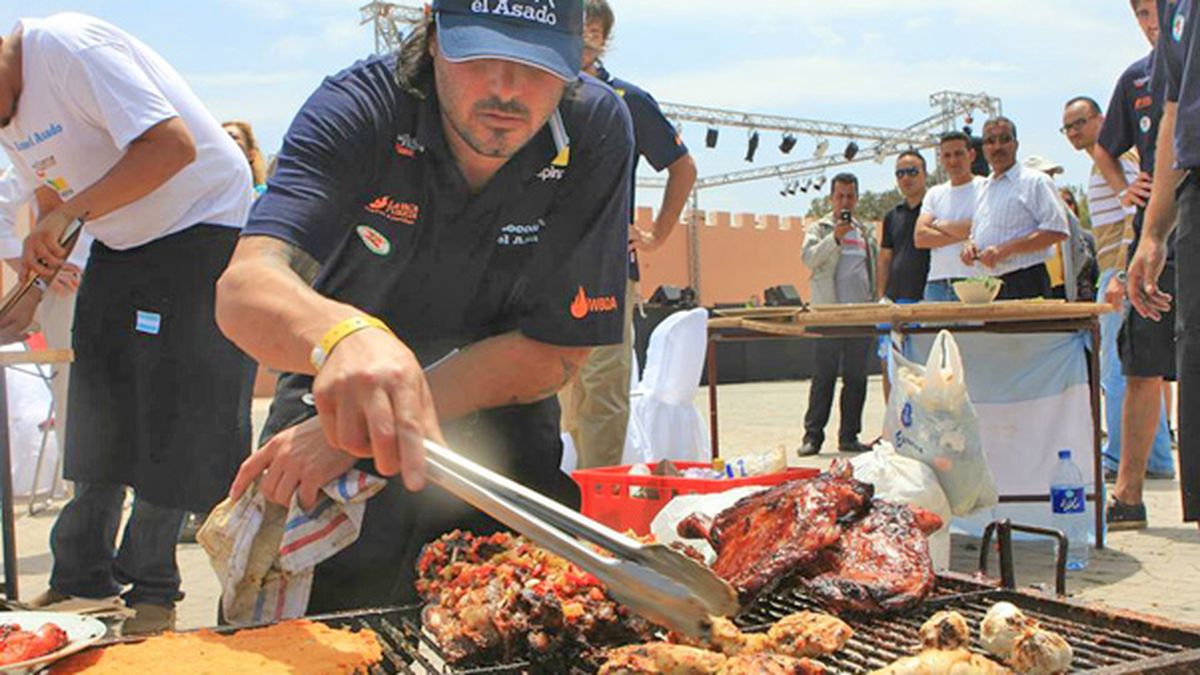 LIBRO TODA LA CARNE AL ASADOR - LOCOS X EL ASADO