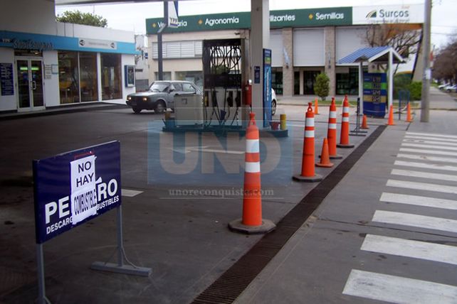 Reconquista: conseguir combustible es una odisea por el paro de camioneros