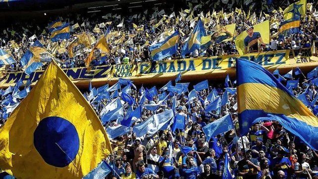 Los hinchas de Boca le prepararon una chicana a River en su llegada a La Bombonera.