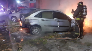 El incendio frente a la Sub 22ª se registró poco después de las 2.