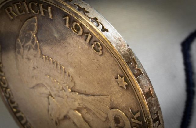 ¿Es 2025 el Mejor Momento para Invertir en Plata? Análisis Completo