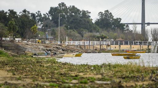 El río Paraná sigue creciendo y piden extremar los cuidados al navegar o usar las playas