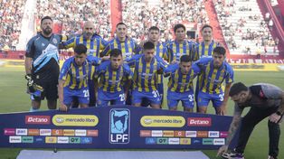 El equipo de Central que saltó al césped del Ducó ante Huracám. Perdió pero igual tiene margen para entrar a los octavos de final del torneo Apertura.