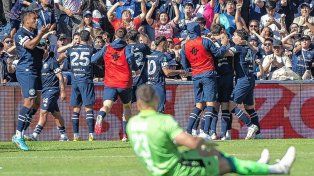 Independiente Rivadavia ganó ante su clásico rival.