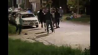 Dos heridos graves tras un enfrentamiento a balazos entre los barras de Sarmiento