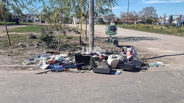 Un cruce que une dos barrios de la ciudad y que los vecinos denuncian en estado de abandono.&nbsp;