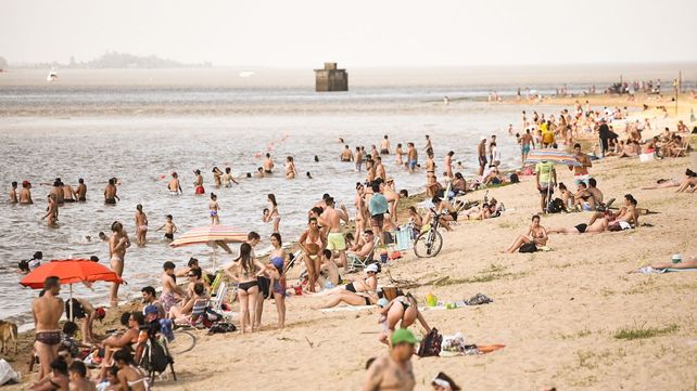 El municipio refuerza su equipamiento para mantener playas y parques