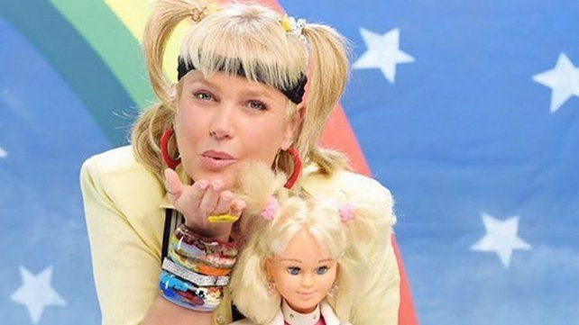 En el New York Times la estrella brasileña Xuxa reconoció que su programa para las infancias promovía una imagen de la mujer rubia