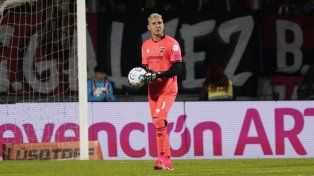 Pumas de México sigue insistiendo por el arquero de Newells Keylor Navas.