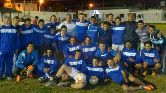 Los jugadores de Instituto recibieron el apoyo de la hinchada
