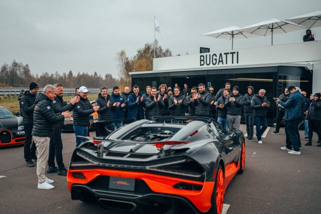 Una unidad del pelot&oacute;n de Bugatti Mistral alcanz&oacute; los 453,91 Km/h en el circuito de Papenburg (Alemania).