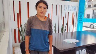 La mujer de 38 años trabaja como tarjetera en Nogoyá y Corrientes, en Paraná. Dice que un tarjetero la amenaza para quedarse con la cuadra&nbsp;