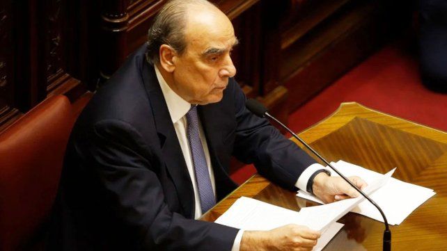 El jefe de Gabinete Guillermo Francos contesta agenda afectada por la condena a la expresidenta y el veto a la declaración de emergencia a Bahía Blanca.