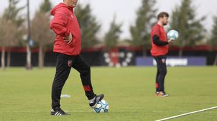 Los siete volantes de Newells que corren por tres plazas