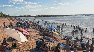 Con el calor, una multitud está visitando el balneario de Valle María