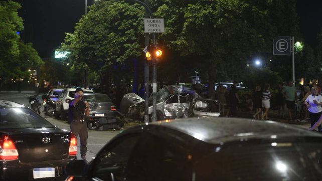 La tragedia vial en la costanera central dejó dos víctimas fatales.