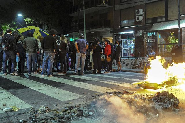 Vecinos aseguran que el joven baleado por la Metropolitana no estaba armado