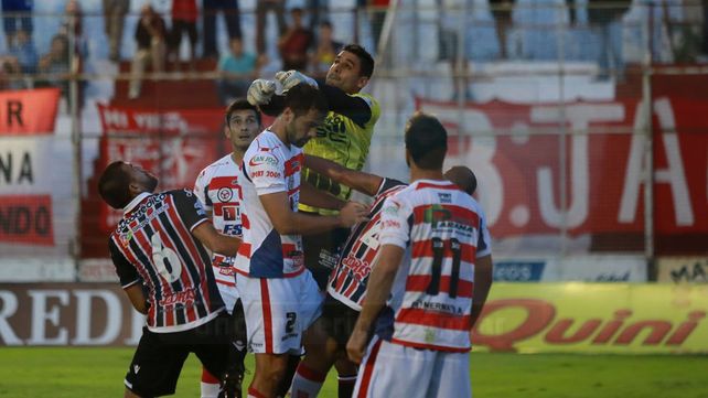Todo el color de los partidos de Patronato y Atlético Paraná