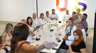 Tras la nueva reunión del Frente de Frentes, Jatón aun no confirma si participará o no de la coalición.