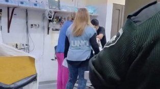 El momento en que la beba era atendida en el hospital de Niños