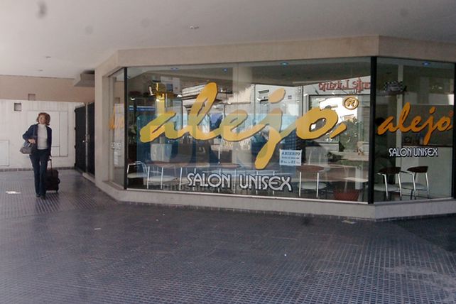 Peluquería Alejo: bronca e indignación de su dueño tras el robo Nº 60