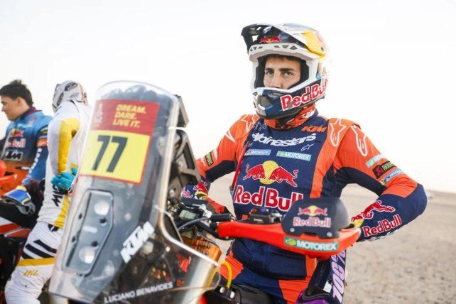 Luciano Benavides tuvo una floja etapa y perdió el liderazgo en el Rally Dakar