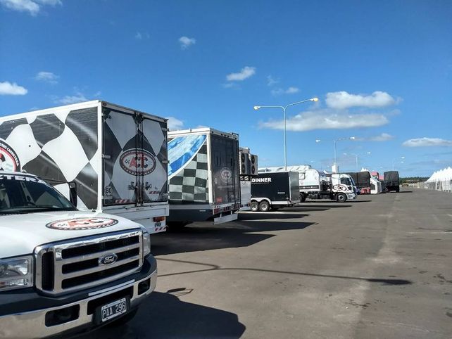 Los semirremolques de la ACTC ya están instalados en el autódromo a la espera del rugido de los multiválvulas.&nbsp;
