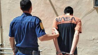 El agresor fue detenido por la policía de Victoria.