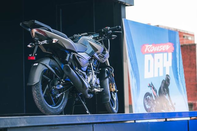Rouser N250 UG: Potencia, tecnología y diseño para una nueva generación de motociclistas