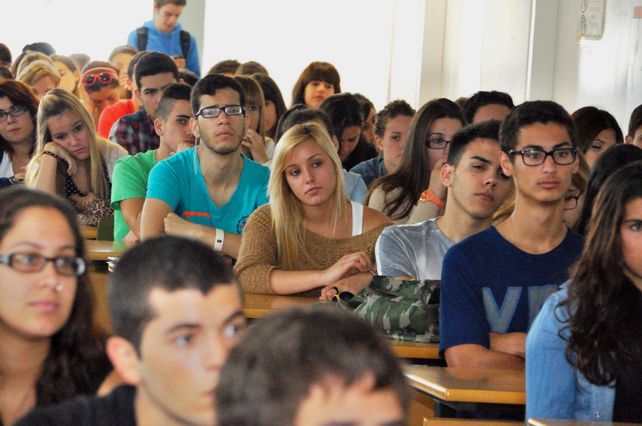 Mantener un estudiante universitario en Santa Fe cuesta unos $3.000 más que a principio de año