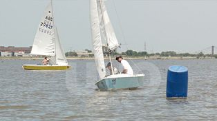 Club Marinas Puerto Santa Fe: Se la pasan en vela