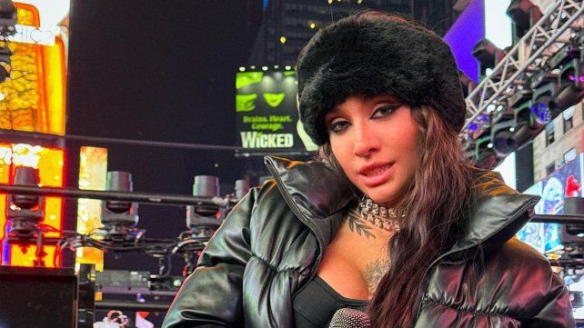María Becerra cantó en los festejos de Fin de Año del Times Square neoyorquino