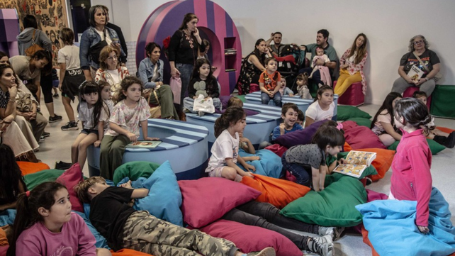 La Feria del Libro Rosario 2025 sigue creciendo: conocé la programación del viernes