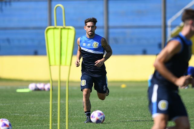 Lucas Rodríguez fue presentado este martes al plantel canalla y entrenó con sus nuevos compañeros.