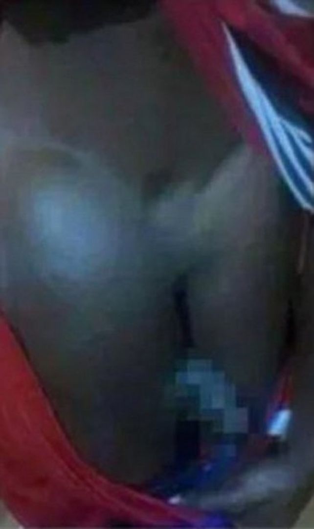 Se acostó con una mujer casada y su pene bajó a sus rodillas: ¿gualicho o photoshop?